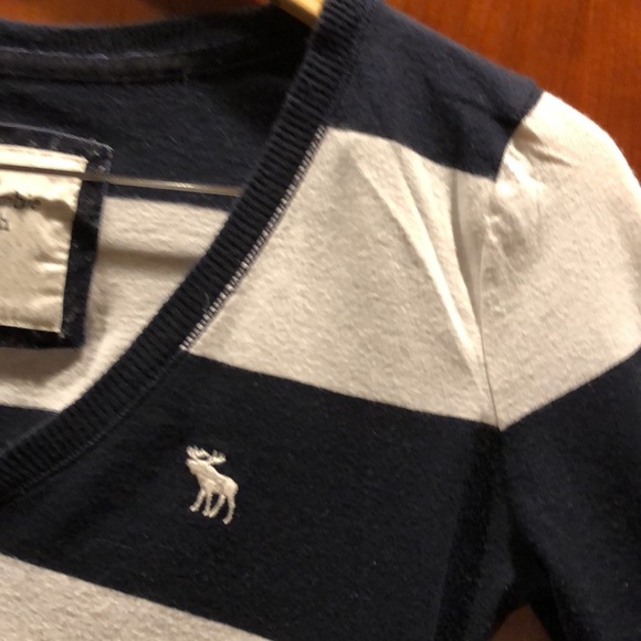 Abercrombie and Fitch Navy Striped Long Sleeve - Picture 7 of 7